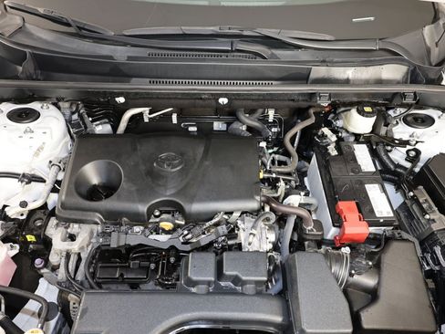 Used 2022 Toyota RAV4 XLE AWD/4WD image 36