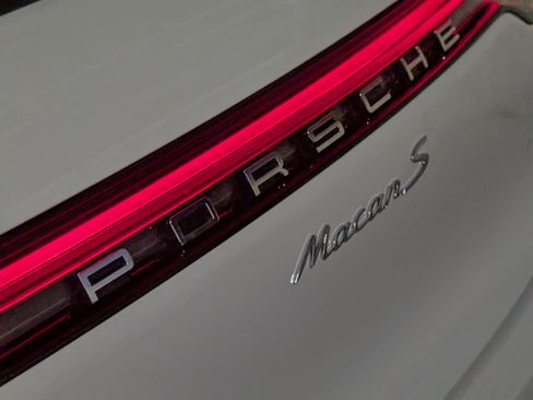 Certified 2026 Porsche Macan S AWD/4WD image 17
