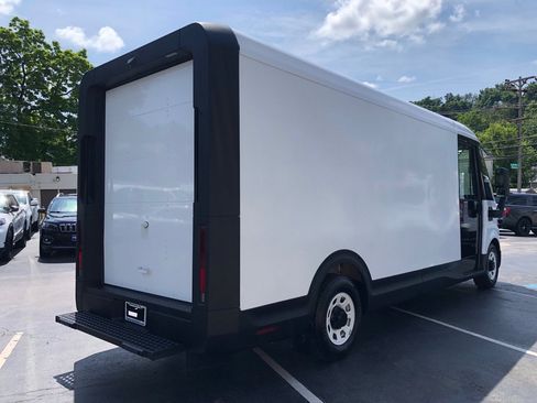 Used 2023 Chevrolet Brightdrop 600 w/ Active Safety Package 2 AWD/4WD image 7