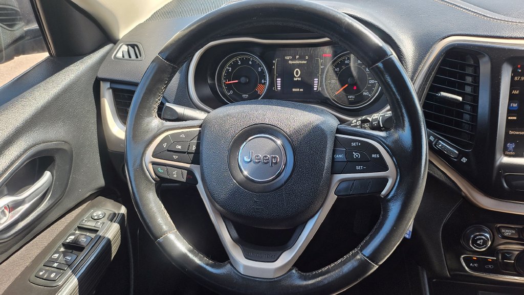 Used 2015 Jeep Cherokee Latitude AWD/4WD image 31