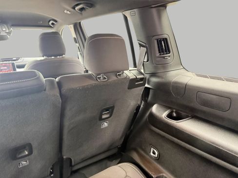 Used 2024 Jeep Grand Cherokee L Laredo image 29