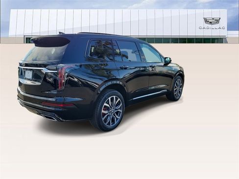Certified 2023 Cadillac XT6 Sport w/ Technology Package image 8