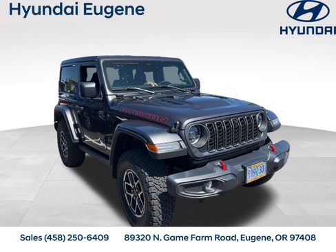 Used 2025 Jeep Wrangler Rubicon w/ Convenience Group AWD/4WD image 1