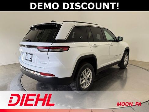 New 2025 Jeep Grand Cherokee Laredo X w/ Luxury Tech Group I AWD/4WD image 7