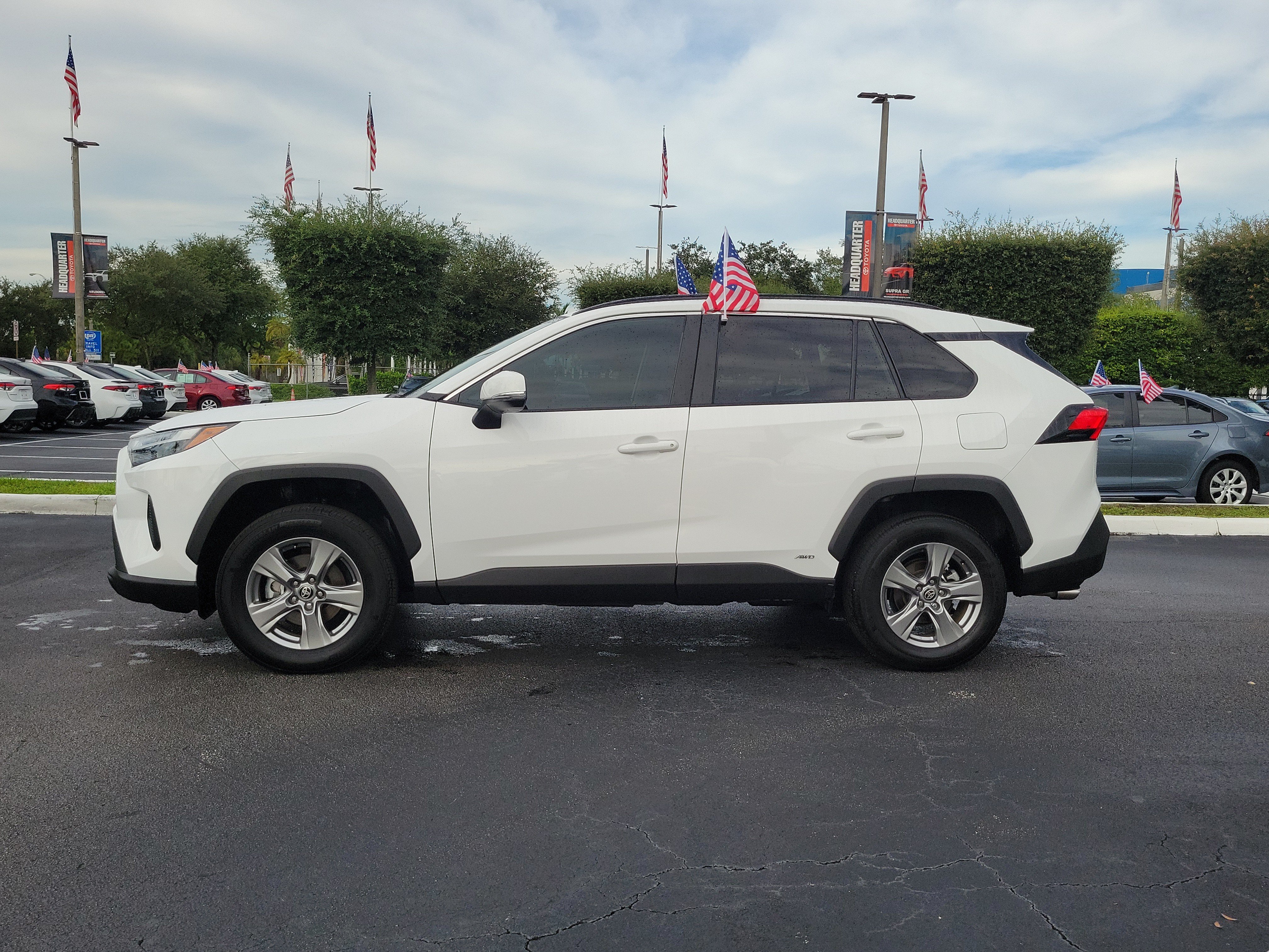 Used 2025 Toyota RAV4 XLE AWD/4WD image 7