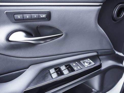 Used 2025 Lexus ES 300h w/ Premium Package image 11