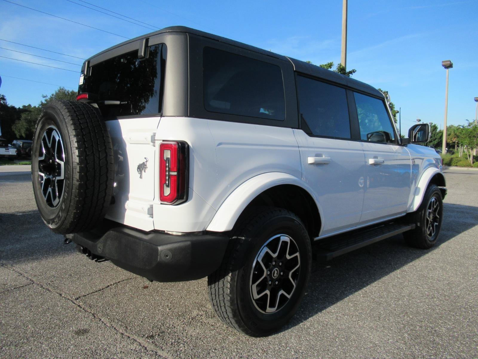 Used 2023 Ford Bronco Outer Banks AWD/4WD image 7