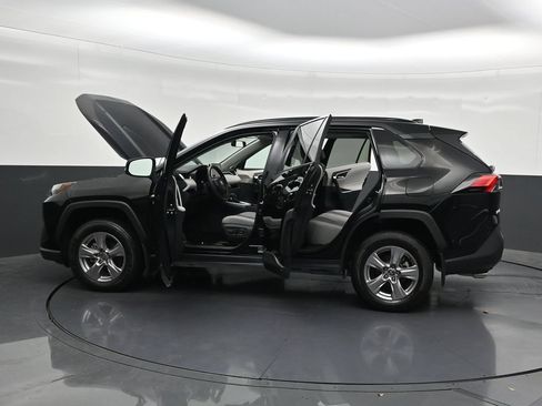 Used 2025 Toyota RAV4 XLE w/ Convenience Package FWD image 34