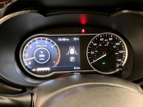 New 2025 Nissan Versa SR w/ Trunk Package image 23