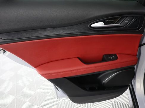 Used 2020 Alfa Romeo Stelvio Sprint w/ Nero Edizione image 27