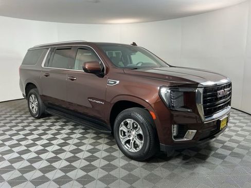Used 2023 GMC Yukon XL SLE w/ Max Trailering Package AWD/4WD image 3