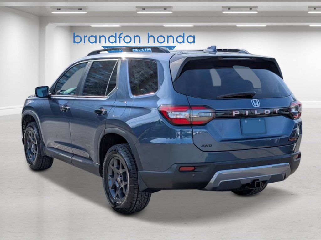 New 2026 Honda Pilot TrailSport image 3