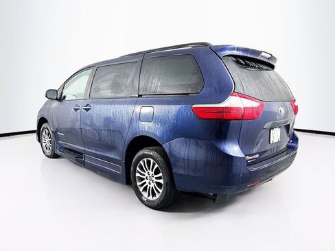 Used 2020 Toyota Sienna XLE Premium image 7