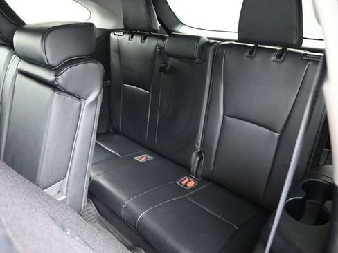 Used 2023 Toyota Highlander XLE AWD/4WD image 14