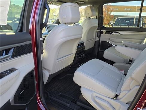 New 2025 Jeep Wagoneer Series II image 5