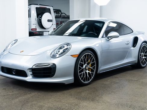 Used 2014 Porsche 911 Turbo S image 3