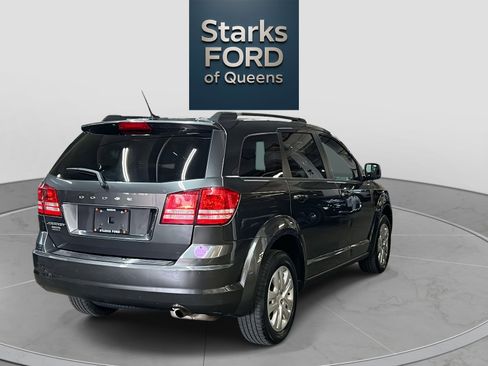 Used 2017 Dodge Journey SE image 4