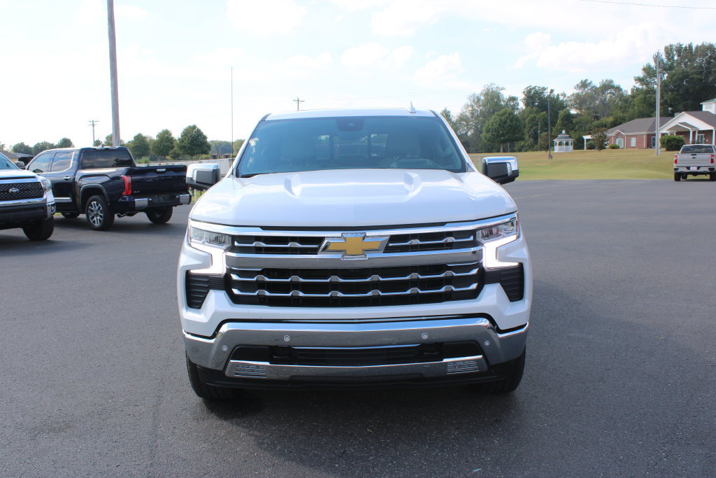 Used 2025 Chevrolet Silverado 1500 LTZ w/ LTZ Premium Package AWD/4WD image 3