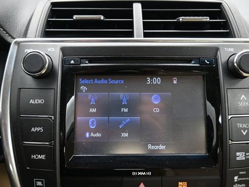 Used 2017 Toyota Camry XLE w/ Moonroof Package FWD image 7