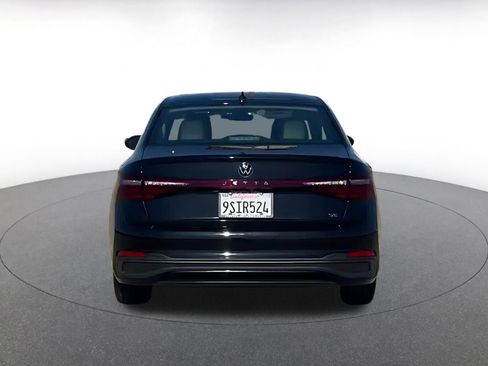 Used 2025 Volkswagen Jetta SE image 12