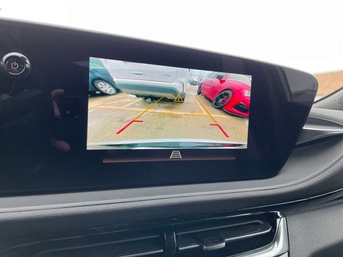 Used 2025 Buick Envista Sport Touring image 17