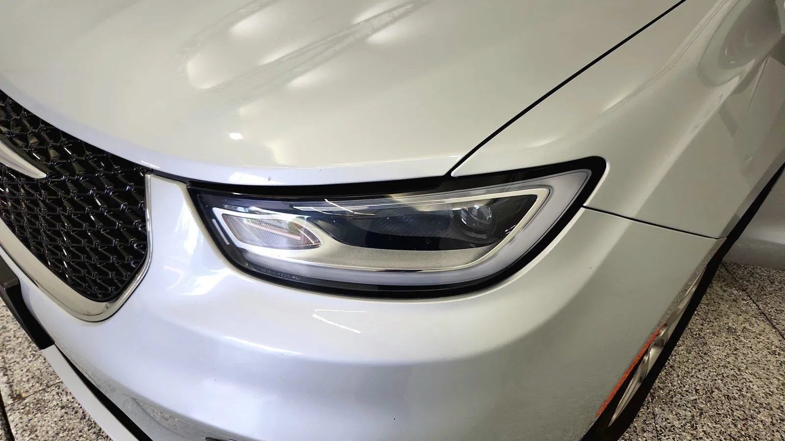 Used 2024 Chrysler Pacifica Touring-L FWD image 34