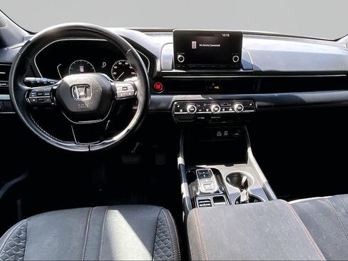 Used 2025 Honda Pilot Sport image 16
