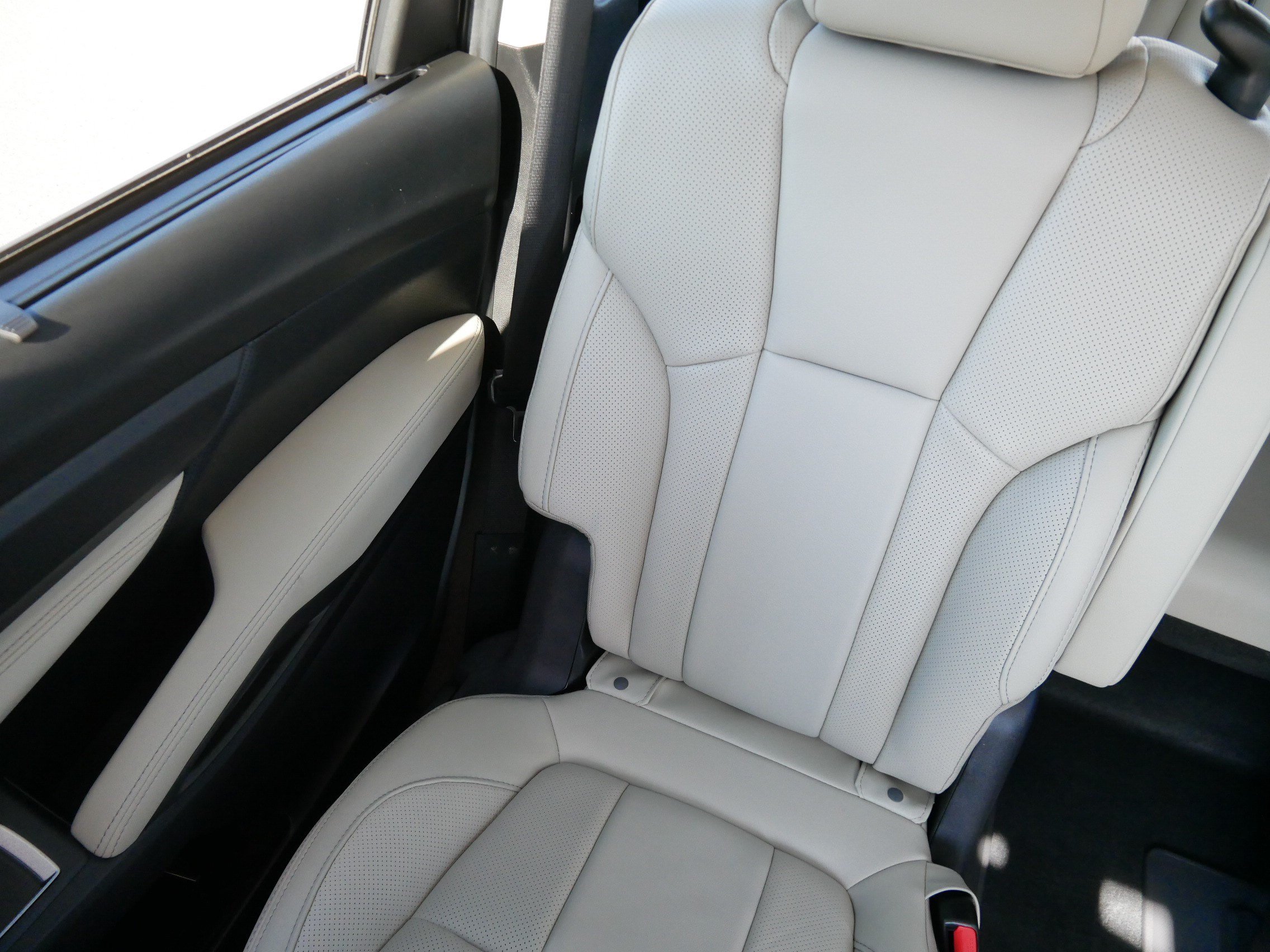 Used 2024 Subaru Ascent Limited w/ Technology Package AWD/4WD image 12
