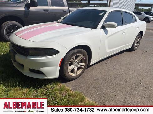 Used 2022 Dodge Charger SXT image 1
