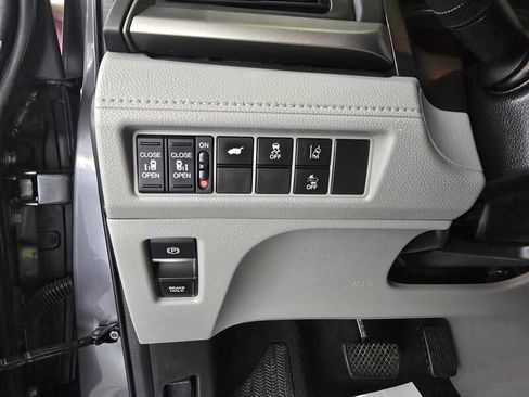 Used 2018 Honda Odyssey EX-L image 31