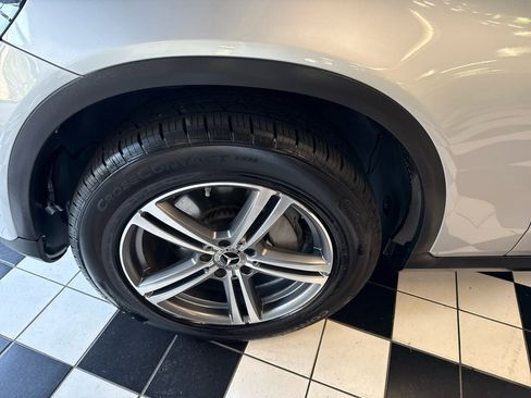 Used 2020 Mercedes-Benz GLC 300 4MATIC image 11