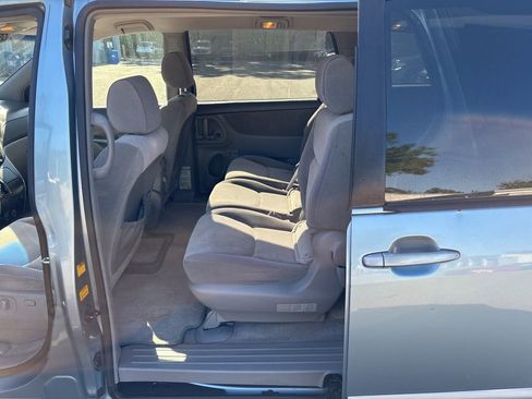 Used 2007 Toyota Sienna CE image 3