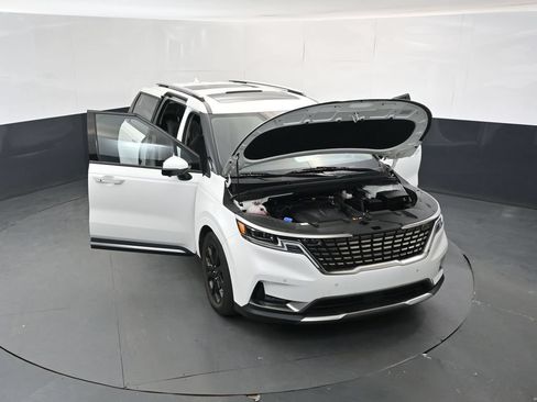Used 2024 Kia Carnival SX Prestige FWD image 17