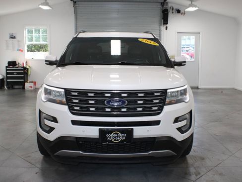 Used 2017 Ford Explorer Limited image 3