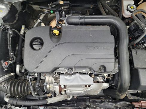 Used 2022 Chevrolet Malibu LT image 30