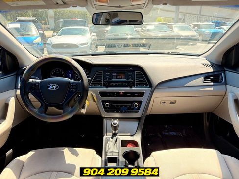 Used 2017 Hyundai Sonata SE FWD image 34