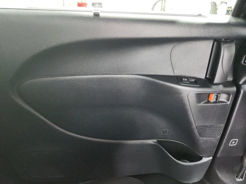 Used 2025 Chrysler Pacifica Select FWD image 42