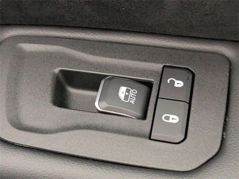 Used 2025 RAM 1500 RHO image 36