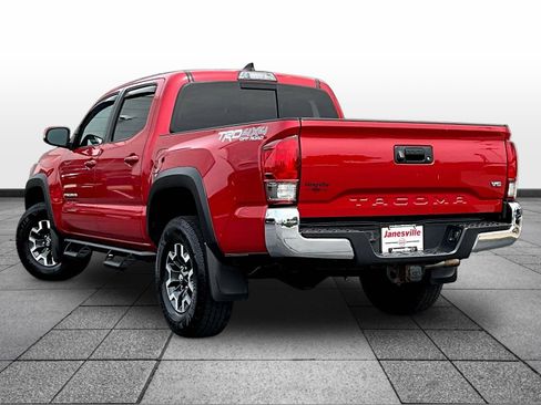 Used 2017 Toyota Tacoma TRD Off-Road w/ Tow Package (A/T) AWD/4WD image 5