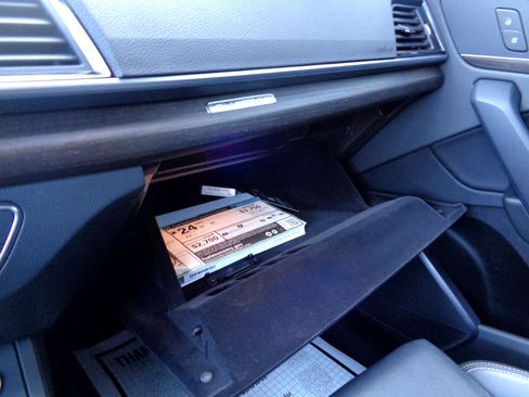 Used 2024 Audi Q5 2.0T Premium w/ Convenience Package image 18