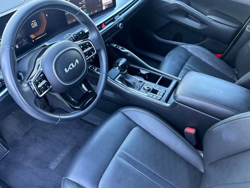 Used 2024 Kia Sorento S image 11