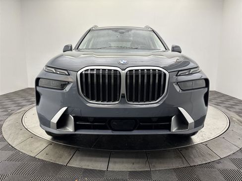 Used 2025 BMW X7 xDrive40i w/ Climate Comfort Package image 14