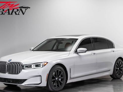 Used 2022 BMW 750i xDrive AWD/4WD image 1