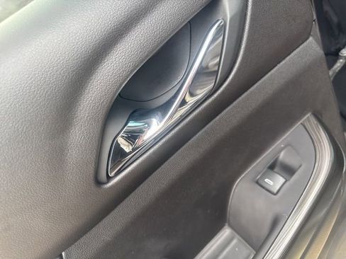 Used 2023 GMC Acadia SLT image 24