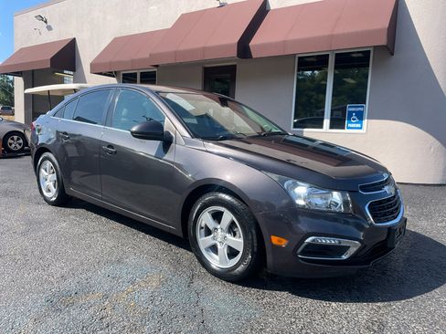Used 2015 Chevrolet Cruze LT image 3