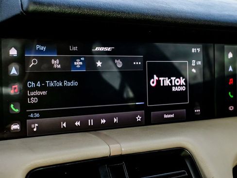 Used 2022 Porsche Taycan image 31