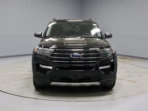 Certified 2022 Ford Explorer XLT w/ Equipment Group 202A AWD/4WD image 7