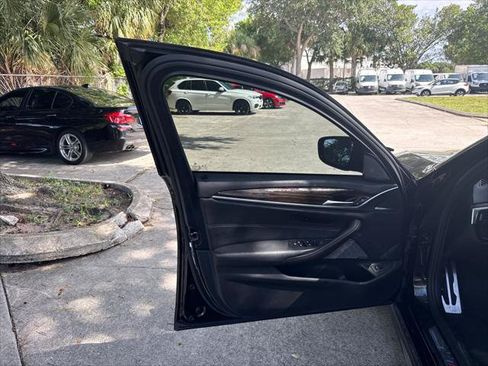 Used 2021 BMW 530i w/ M Sport Package RWD image 27