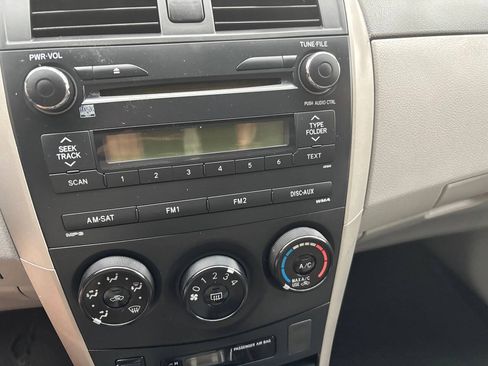 Used 2010 Toyota Corolla LE FWD image 27