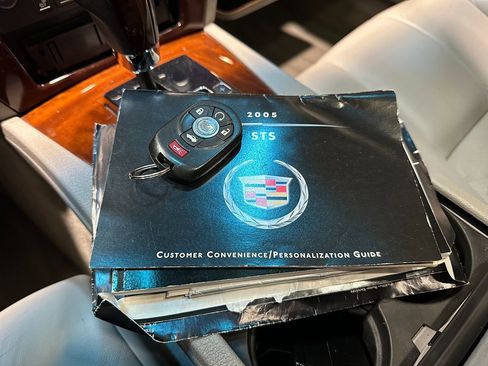 Used 2005 Cadillac STS V8 w/ Preferred Equipment Group image 34